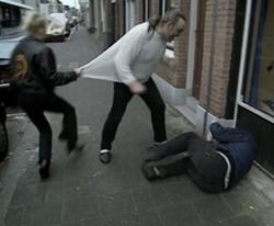 Herman - jij trekt toch iedereen over de balie